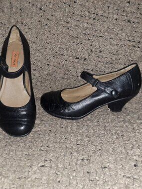 MIZ MOOZ-Carolina-Black Leather Mary Janes-Ruched-Sz 37-Excellent